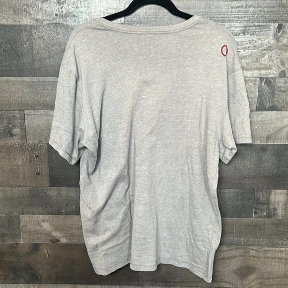 Gray And Red Honi Short Sleeve T-Shirt - Picture 3 of 4
